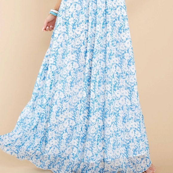 Aakaa Floral Print Maxi Dress - Picture 3 of 5